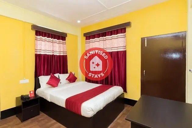 OYO Flagship 10491 Pumpkin Rooms Rynjah - Oda