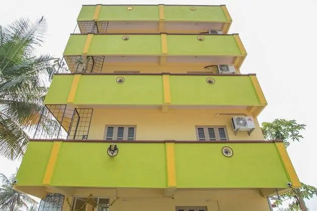 OYO Flagship 11419 Surya Residency