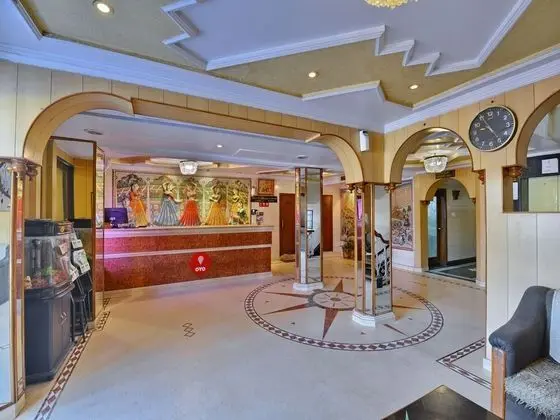 OYO Flagship 1298 Kohinoor Sindhi Camp - Lobi