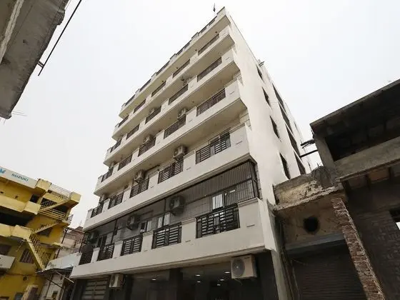 OYO Flagship 13847 HCMR Complex