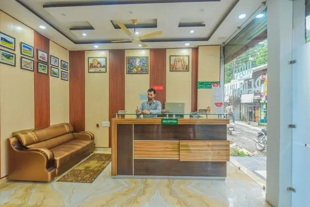 OYO Flagship 13855 Hotel Green Hills - Lobi