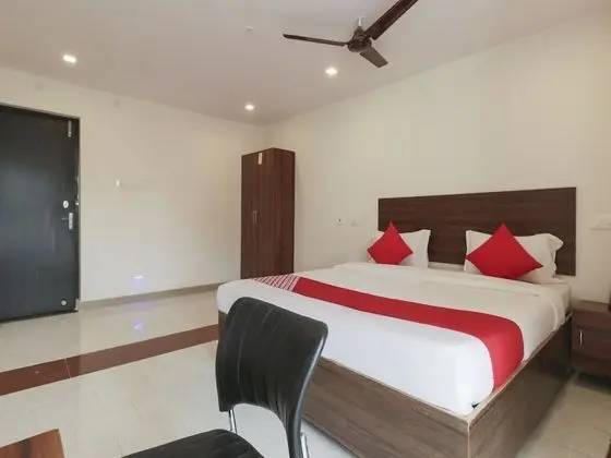 OYO Flagship 16390 Chukkapalli Chambers