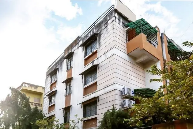 OYO Flagship 18270 Eon Studio Apartments