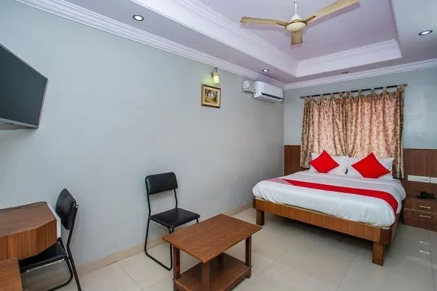OYO Flagship 18338 White Fort - Oda