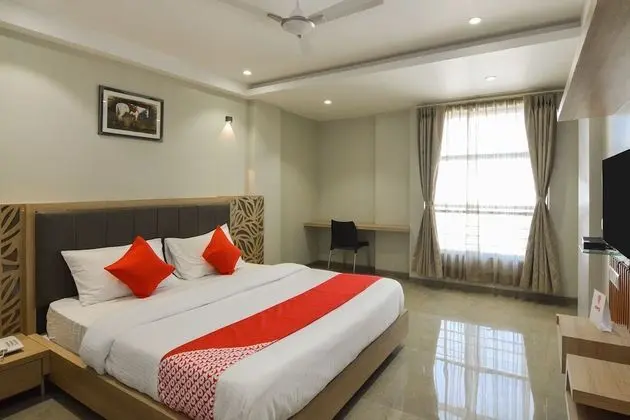 OYO Flagship 19307 Hotel Season Choice - Oda