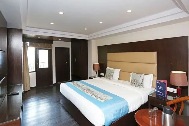 OYO Flagship 22444 Hotel Shiwalik Regency Mall Road - Öne Çıkan Resim