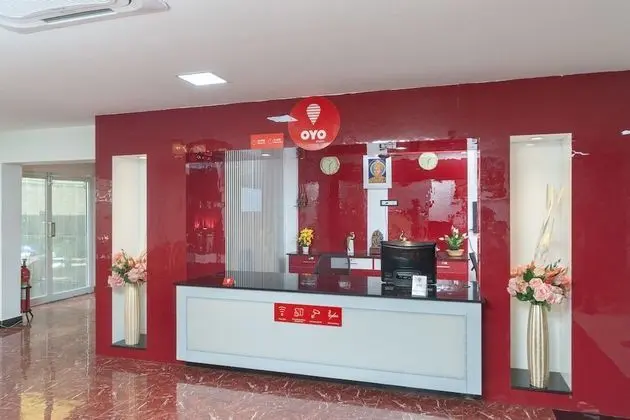 OYO Flagship 22588 Near Apollo Hospital - Lobi