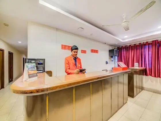 OYO Flagship 26760 Paradise Circle - Lobi