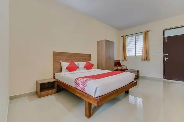 OYO Flagship 29620 New Champion Residency - Oda