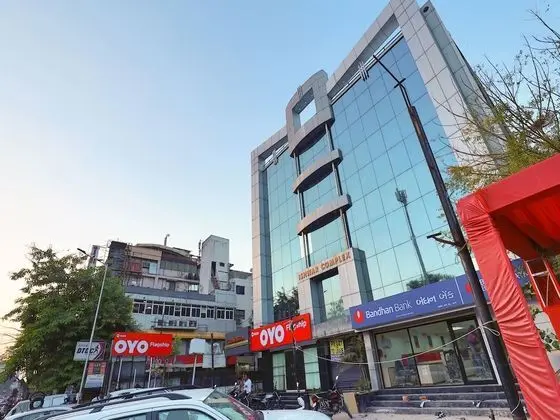 OYO Flagship 321 Vastrapur Ahmedabad