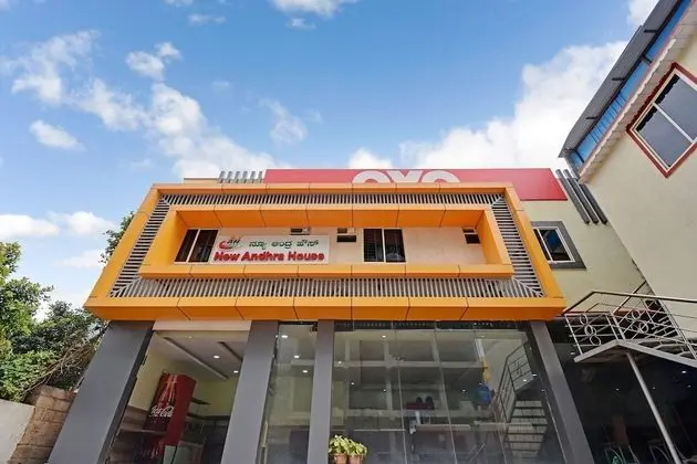 OYO Flagship 46682 New Andra House - Dış Mekan
