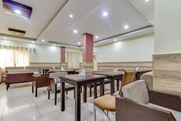 OYO Flagship 46682 New Andra House - Yerinde Yemek
