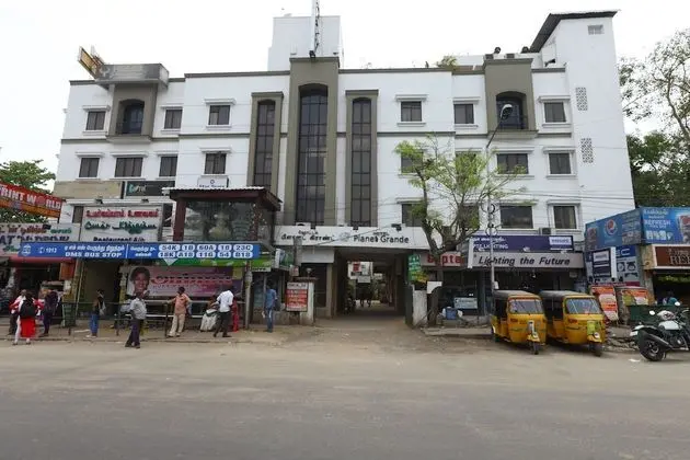OYO Flagship 470 near US Consulate
