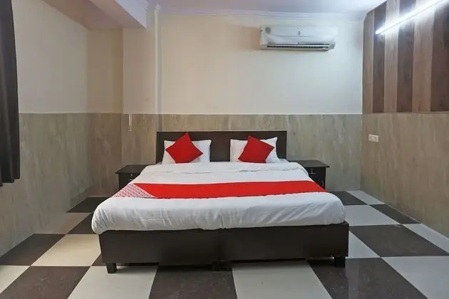 OYO Flagship 49221 Hotel Lemonade