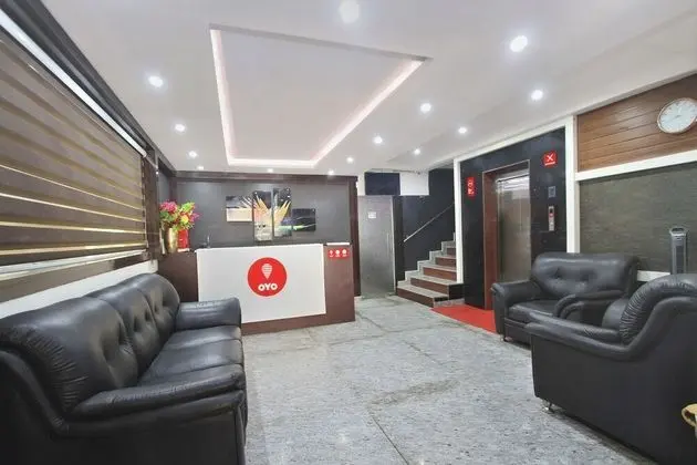 OYO Flagship 5360 Hotel Nash Inn - Lobi