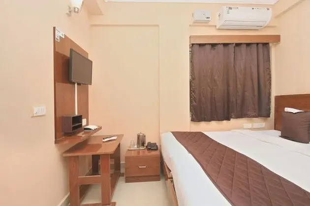 OYO Flagship 5360 Hotel Nash Inn - Oda