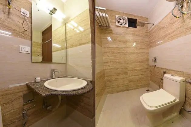 OYO Flagship 5383 Hotel Under Bridge Inn - Banyo Tipleri