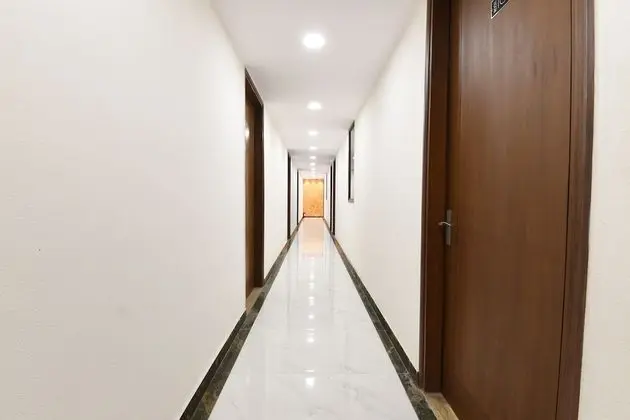 OYO Flagship 5383 Hotel Under Bridge Inn - Lobi