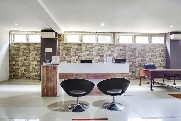 OYO Flagship 91130 Hotel 99 Lodaya - Lobi