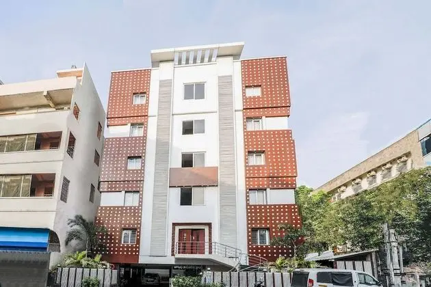 OYO Flagship 9352 Hotel SRC Grand