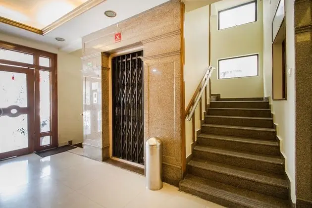 OYO Flagship 983 Hotel Surya Residency - Dış Mekan
