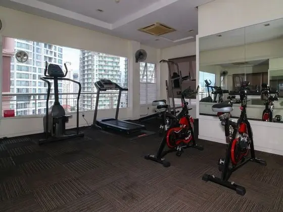 OYO Home 1020 Comfy 1 Bedroom Casa Mutiara - Fitness