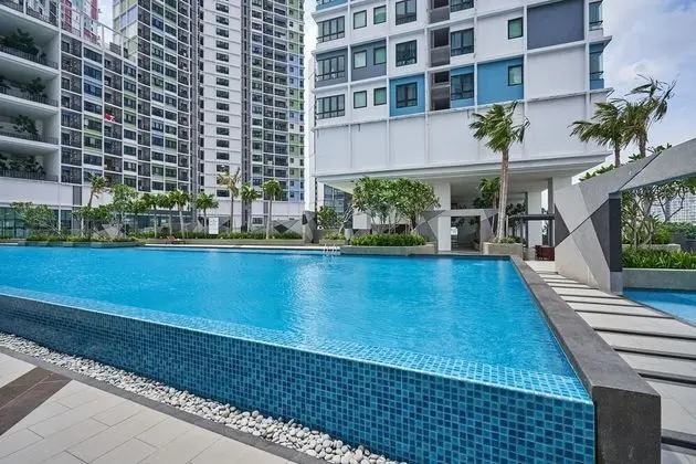OYO Home 1142 Elegant 1br I-soho I-city - Havuz
