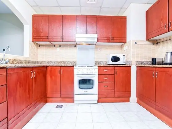 OYO Home 176 1BHK Lake Tower JLT - Mutfak