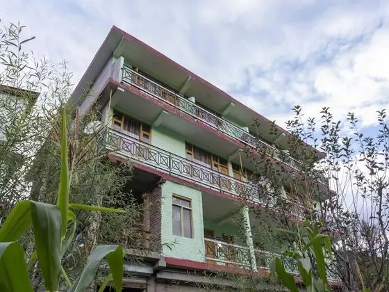 OYO Home 19573 Lush View Stay
