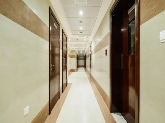 OYO Home 233 1BHK Marina Suites - İç Mekan