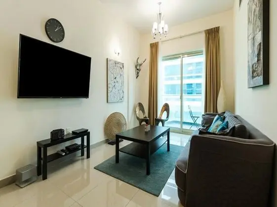 OYO Home 233 1BHK Marina Suites - Oda Düzeni