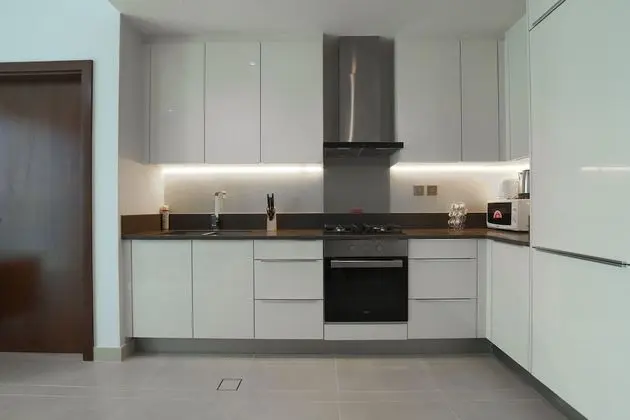 OYO Home 258 1BHK Marina Gate 2 - Mutfak