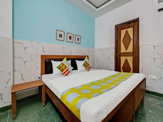OYO Home 38093 Designer Stay Fortis Hospital - Oda