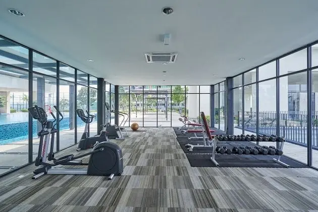 OYO Home 44001 Elegant Studio Setia Alam Trefoil - Fitness