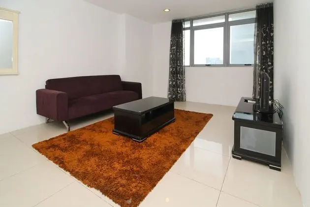 OYO Home 770 Elite 2 Bedroom Taragon Puteri - Lobi