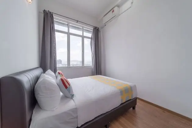 OYO Home 790 Premium 2BR Vue Residences - Oda