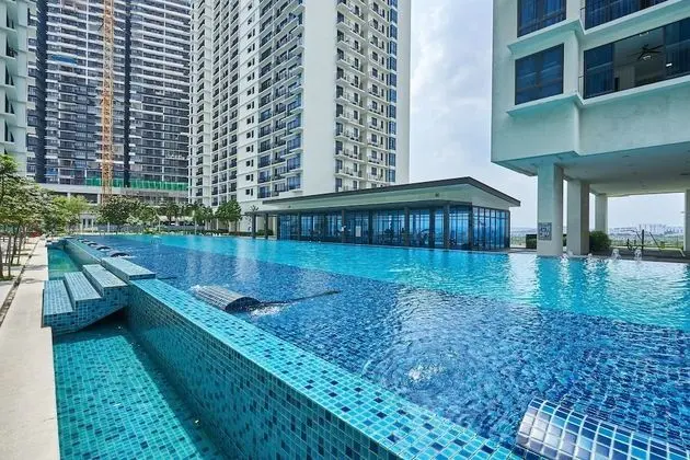 OYO Home 89316 Special Studio Setia Alam Trefoil