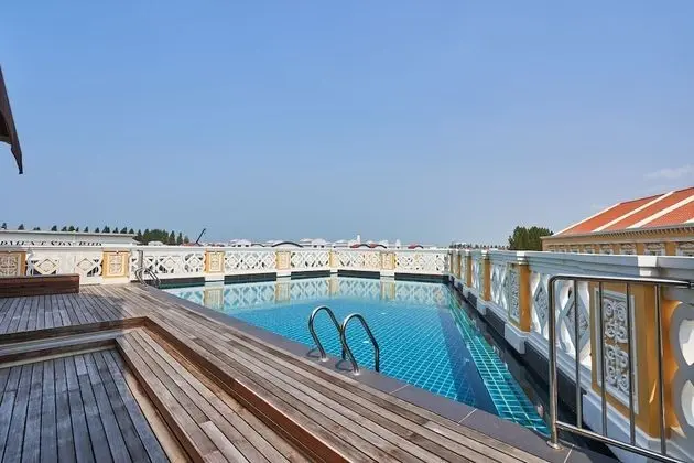 OYO Home 89378 The Platinum Suites - Havuz