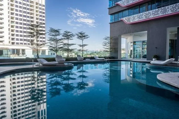 OYO Home 89392 Incredible 2br Arte Plus - Havuz