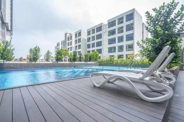 OYO Home 89464 Awesome 1 Bedroom D'summit - Havuz
