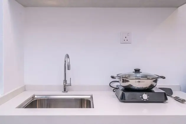 OYO Home 89596 Amazing 2br 3 Towers - Mutfak