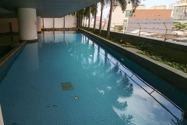 OYO Home 968 Homely 1BR Taragon Puteri - Havuz