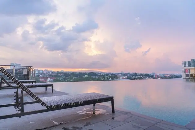 OYO Home 987 Premium 1BR 1 Tebrau Residences - Havuz