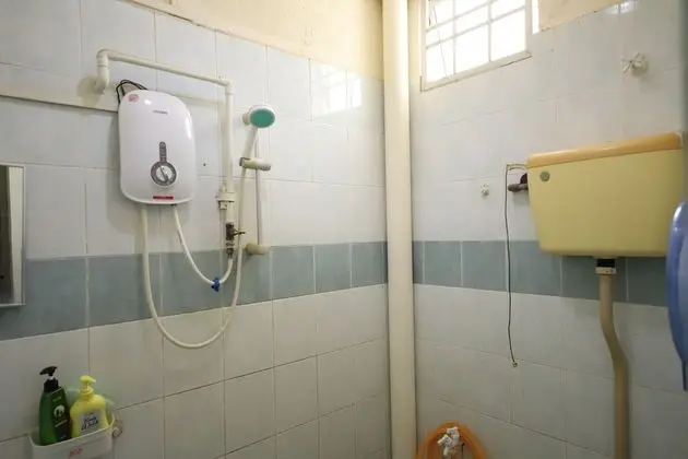 OYO Homes 90575 C.k Bahau Homestay - Banyo Tipleri