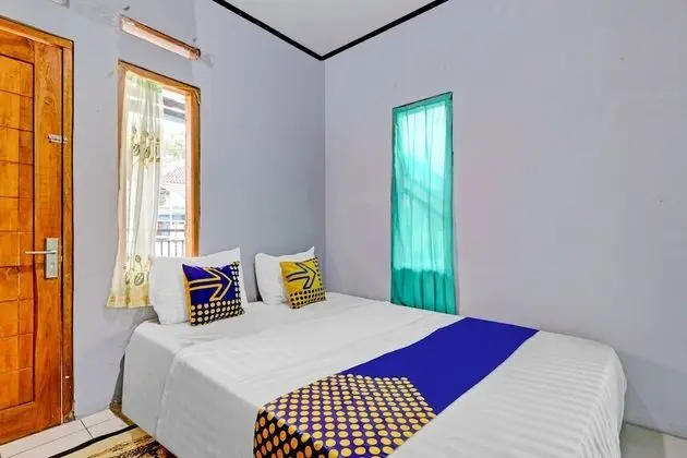 OYO Homes 90849 Cibeunying Homestay Cibodas Maribaya