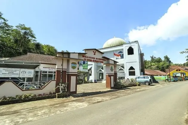 OYO Homes 90956 Desa Wisata Guranteng - Dış Mekan