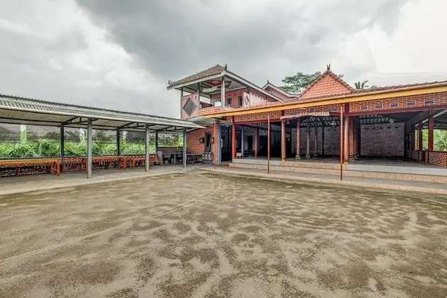 OYO Homes 90996 Desa Wisata Pulesari Syariah - Dış Mekan