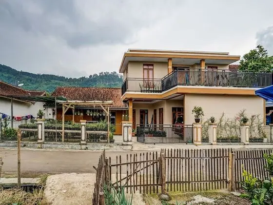 OYO Homes 91014 Eco Tourism Desa Cibodas Areng 2 Syariah