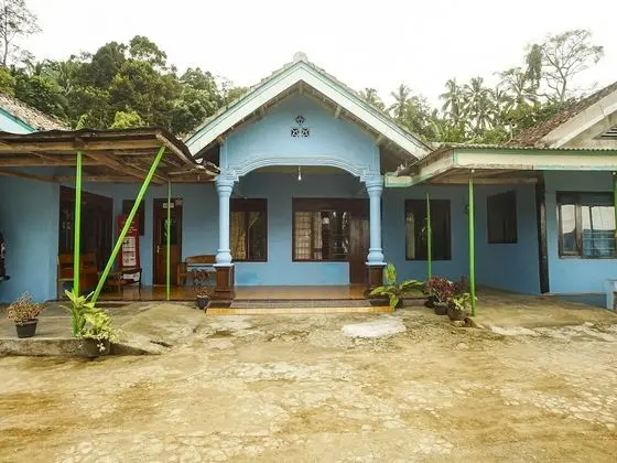 OYO Homes 91089 Desa Wisata Air Terjun Way Kalam Syariah