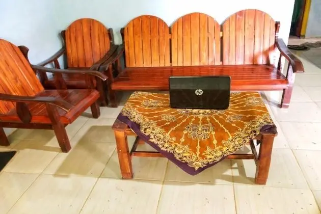 OYO Homes 91096 Desa Wisata Tunggul Arum - İç Mekan